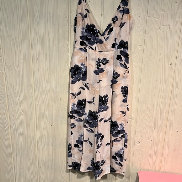 Olivaceous Adjustable Spaghetti Strap Wide Leg Jumpsuit Small - Picture 1 of 14